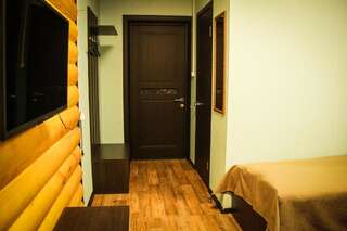 Гостиница Sibir Hotel Yakutsk Якутск Двухместный номер с 2 отдельными кроватями и душем-9